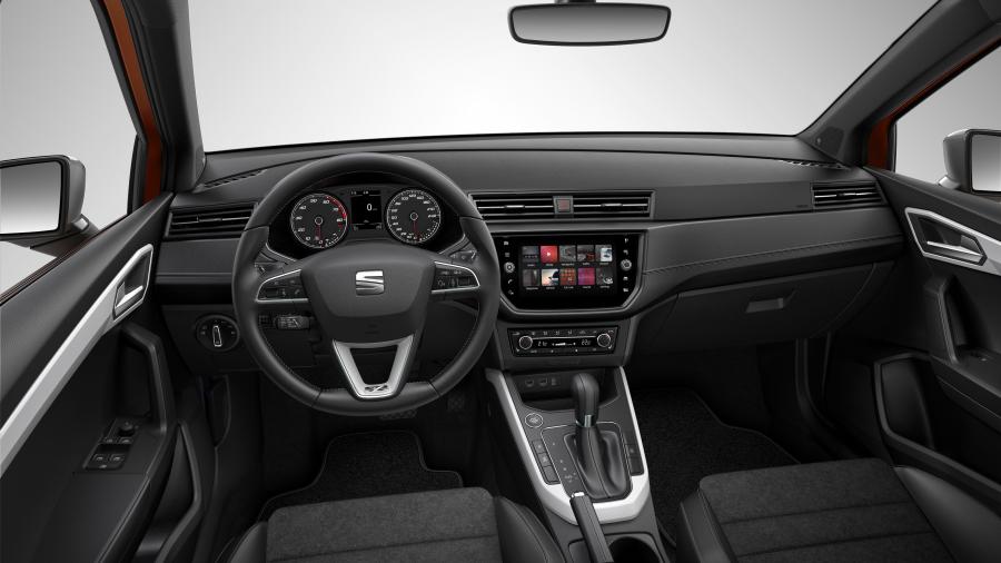 Торпедо Seat Arona Xcellence 2017 года  (WW) (фото 2 из 45)